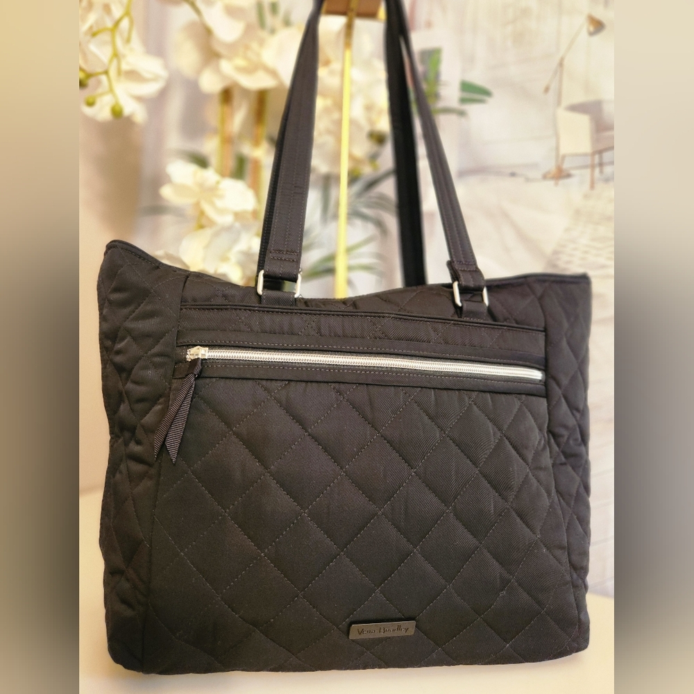 Huge Vera Bradley Quilted Fabric Tote. In Excellent Preloved Condition!